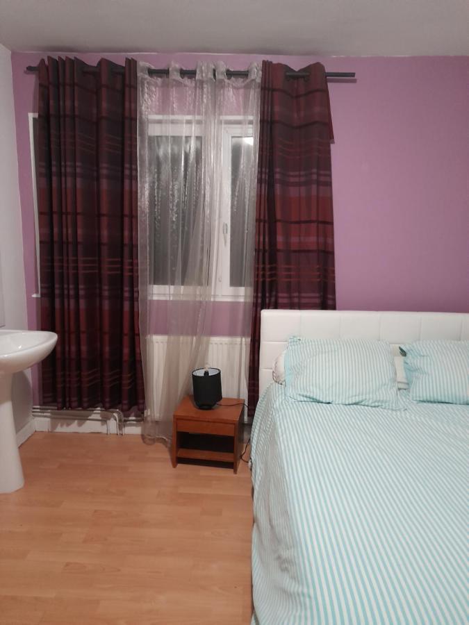 Chambre Privee Dans Une Maison Individuelle Ronchin Buitenkant foto
